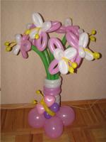 Букет из шаров №6 (850 рублей) 5 цветочков, бабочка на основание