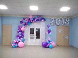 Оформление зала шарами на выпускной №21 (9900 рублей)