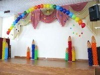 Оформление зала шарами на выпускной №8 (10300 рублей)